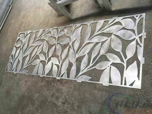 厂家直销铝板雕花铝屏风-隔断雕花铝单板
