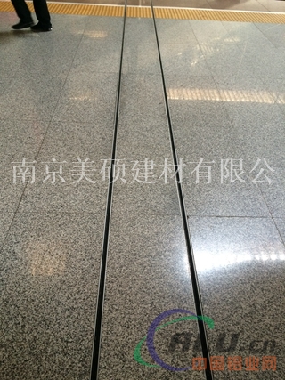 抗震伸缩缝图片