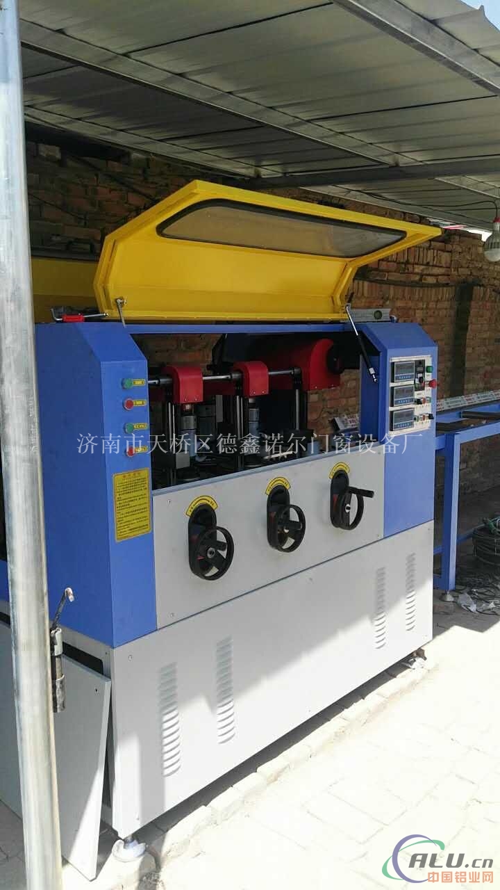 【济南断桥铝复合机厂家】