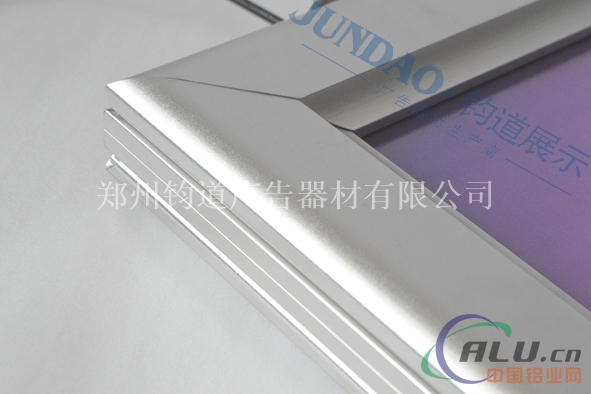 5.0开启式铝合金展示框成批出售 
