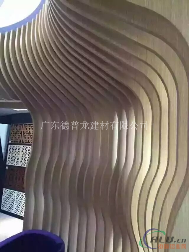 木纹铝方通吊顶 u形木纹铝方通