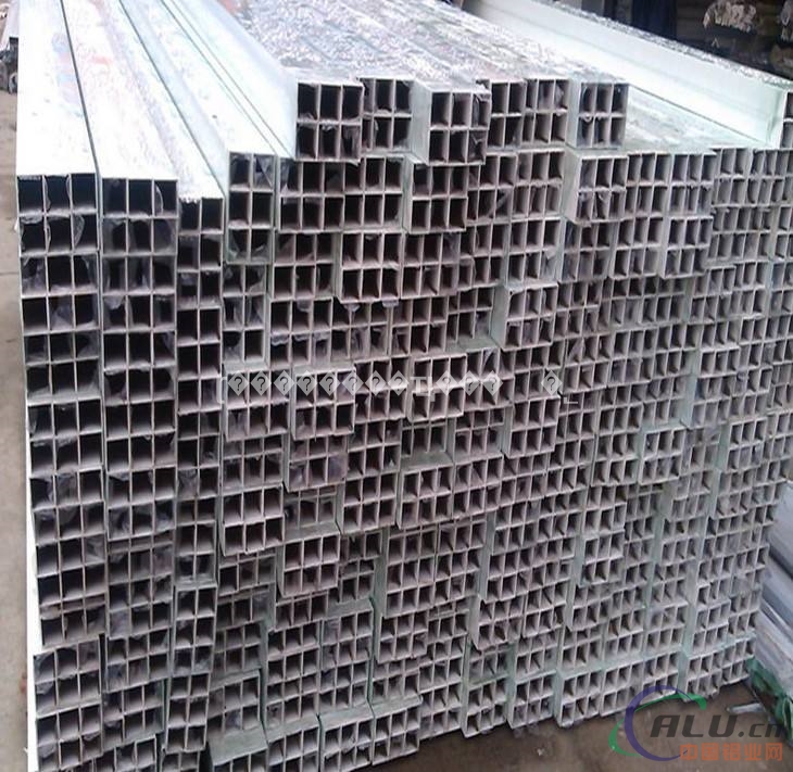 合金铝板与1060贴膜铝板价格区别
