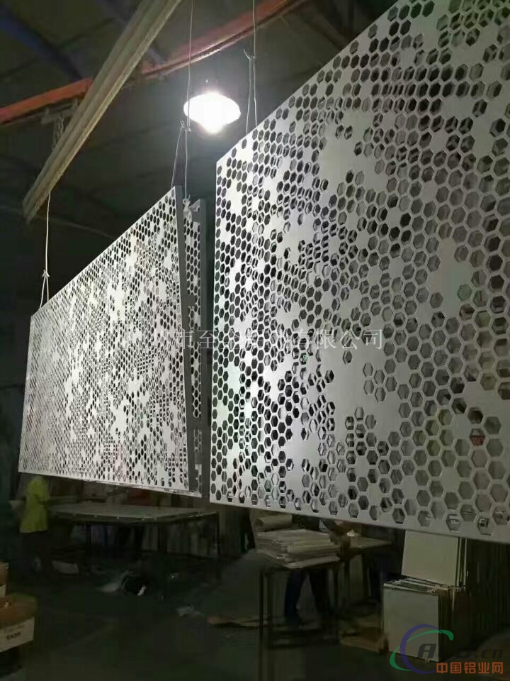 内蒙古幕墙穿孔铝单板多少钱18588600309