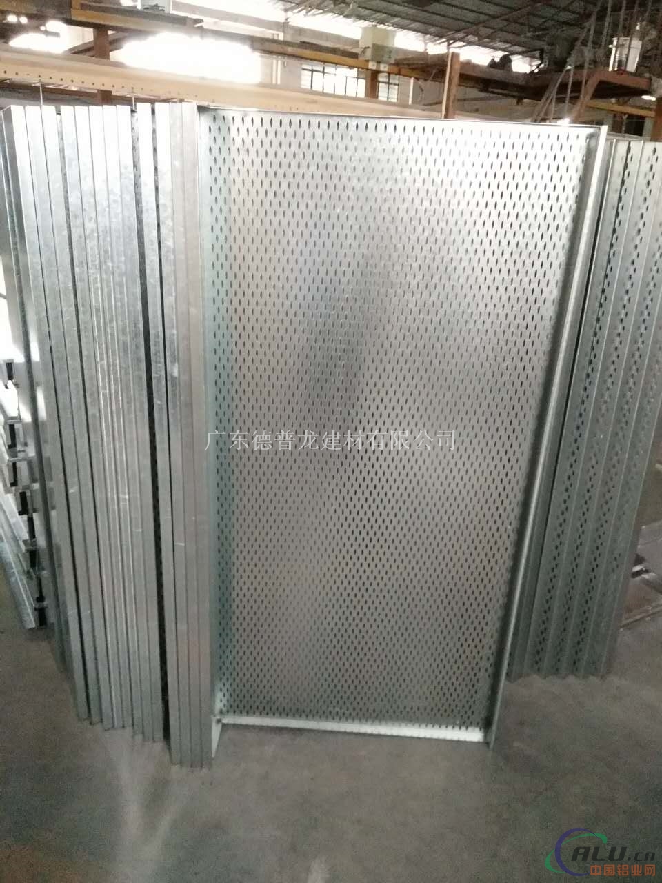 东风启辰外墙4501800mm闪银镀锌钢板出厂价