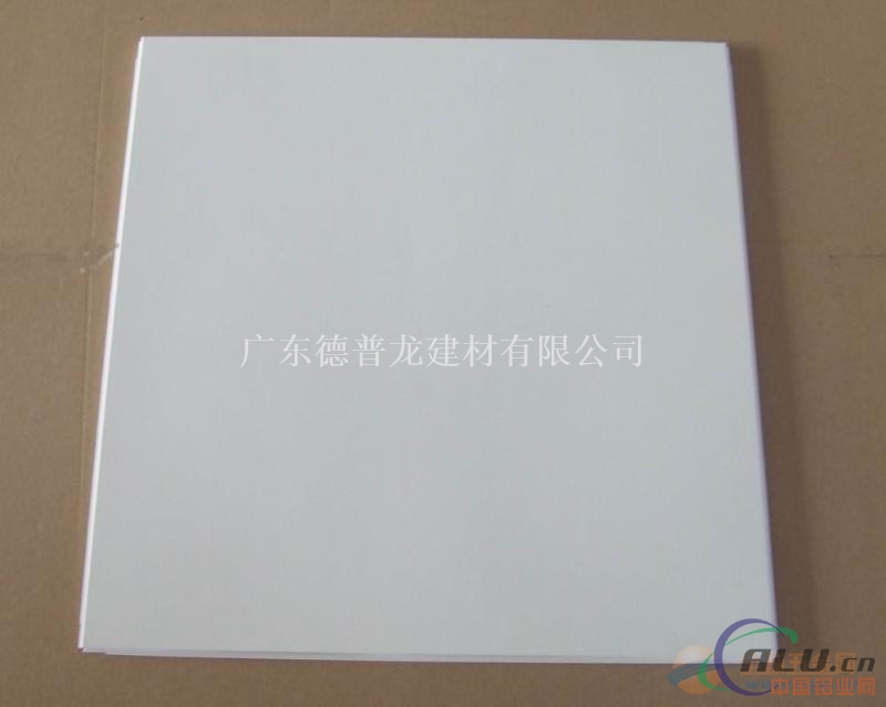 供应办公室铝扣板 对角冲孔扣板厂家直销