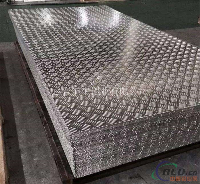 花纹铝板与3003覆膜合金铝板有什么区别