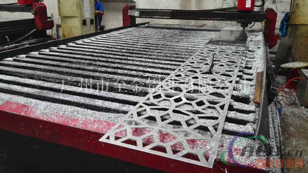 深圳雕刻铝窗花生产工艺
