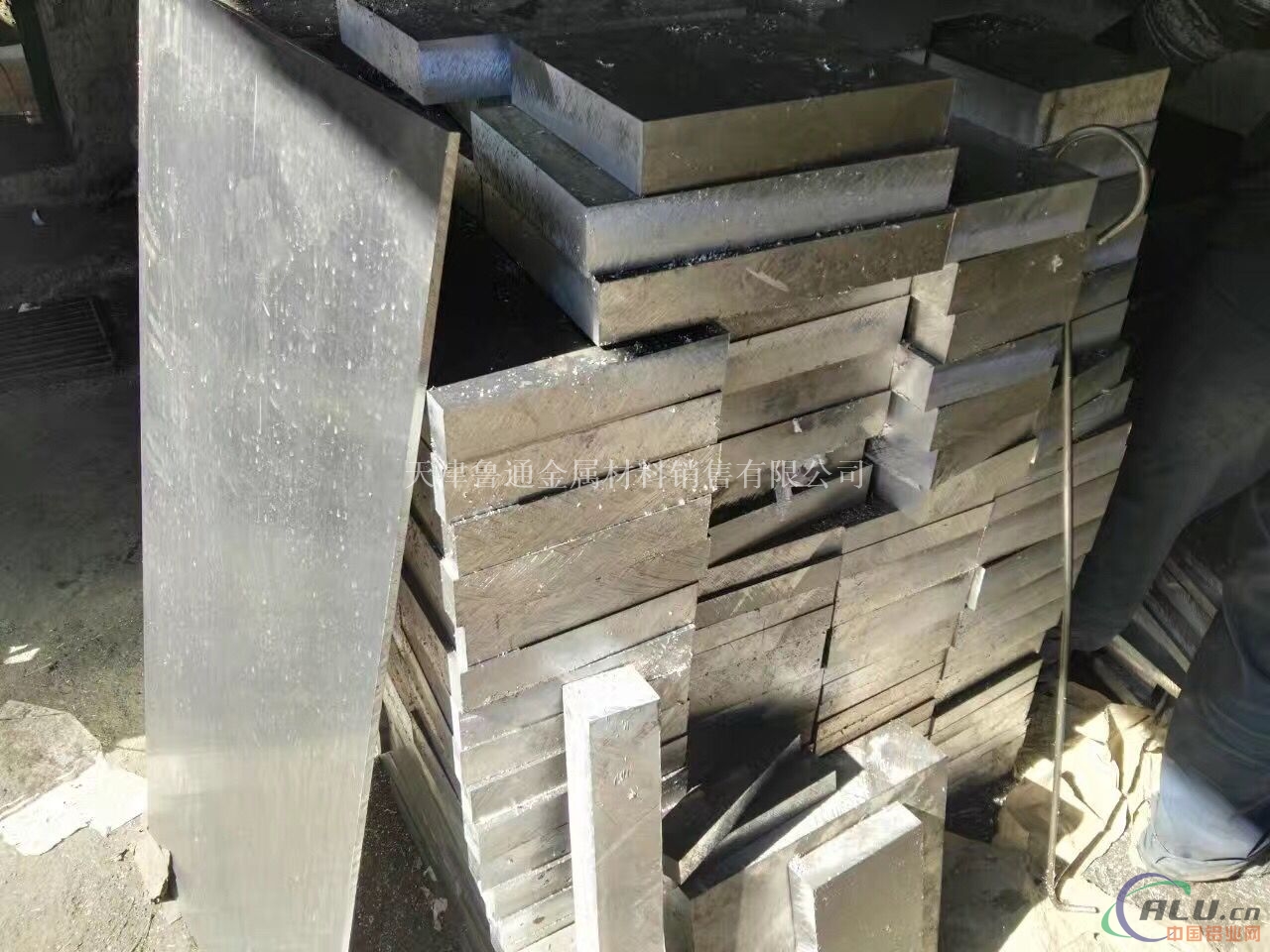 厂家供应铝超厚板