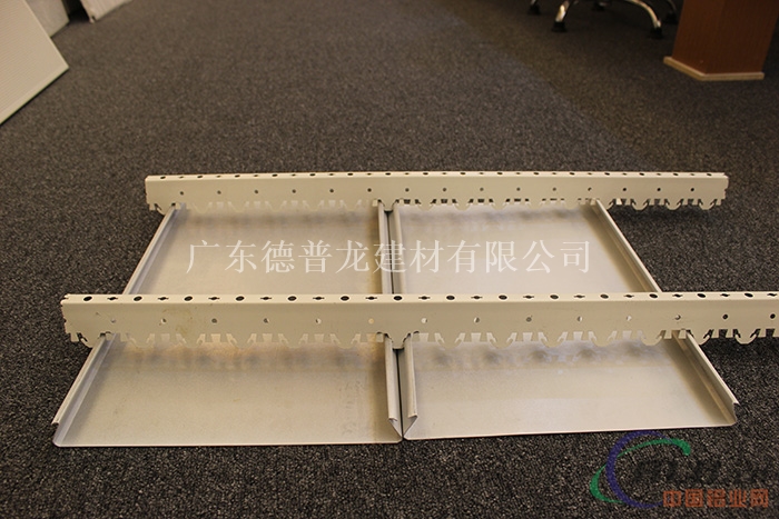 加油站边防风铝条扣 板防风条扣厂家