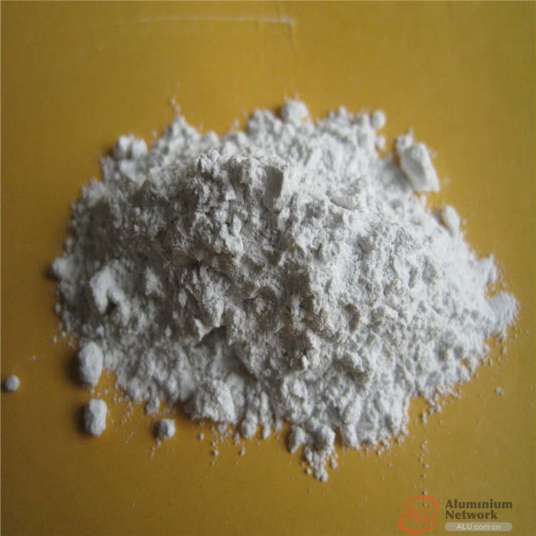 white aluminum oxide fine powder
