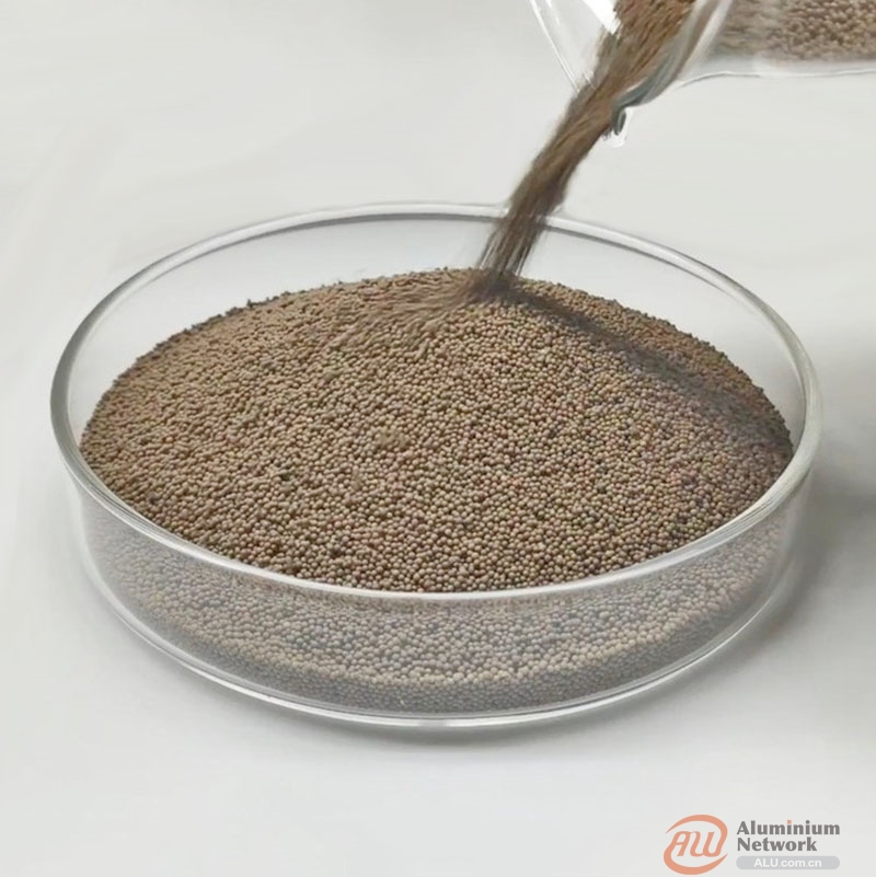 Ceramic sand for blasting glass