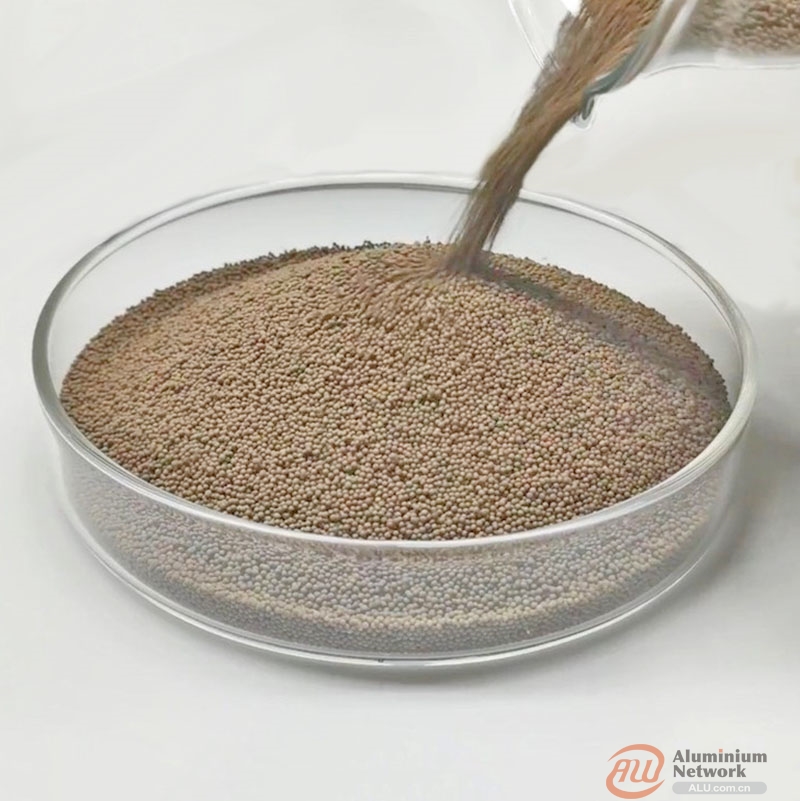 Ceramic blasting beads for blasting glass