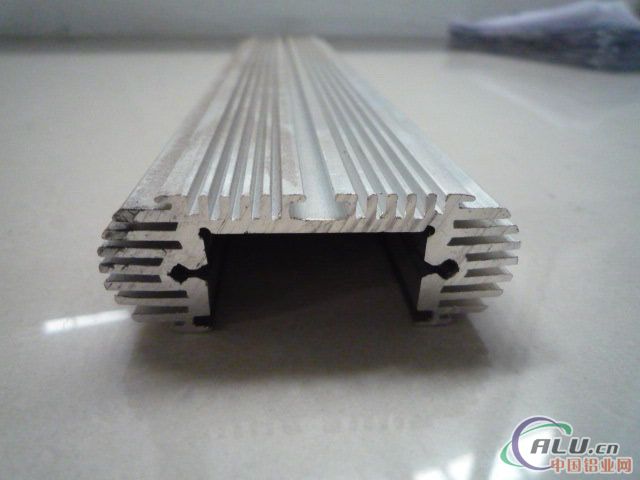 供应工业材铝型材 散热器
