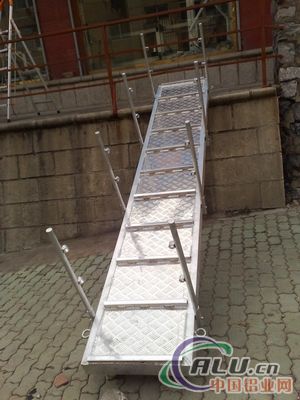 供应铝合金梯子 铝合金登船梯