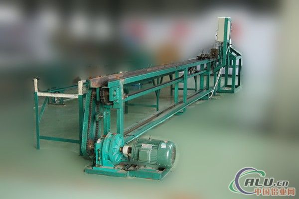 郴州市强旺新金属材料有限公司创建于2005年11月,坐落于湖南省郴州有色金属产业园,是一家集产、学、研于一体,科、工、贸一体化的高新技术企业。公司致力于金属新材料加工技术的研究与开发,设计制造变形铝合金、变形镁合金、变形锌合金连续挤压设备,提供技术服务。 公司占地面积35000平方米,设立了连续挤压生产线及配套设备制造厂;变形铝、镁、锌合金型材加工厂;汽车空调生产厂三个分厂。拥有配套齐全的机加工设备和多条具有在线检测功能的Conform连续挤压自动化生产线。提供LJ300连续挤压生产线及配套设备;加工纯铝