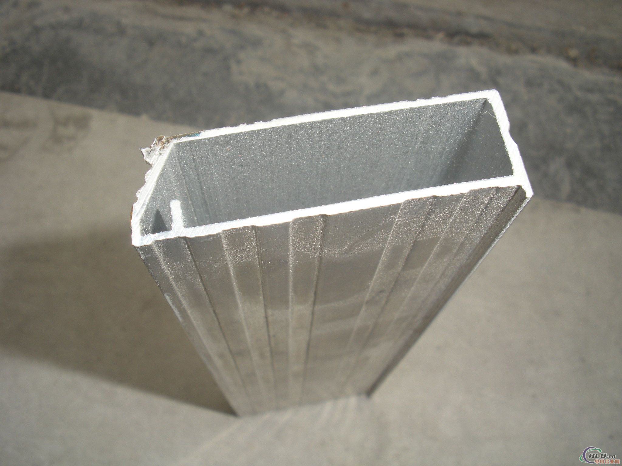 供应工业铝型材、铝框型材家具铝型材
