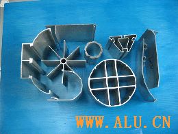 江阴铝型材基地大量供应各种规格铝型材