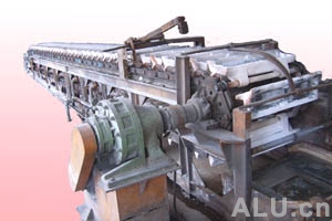 长期供应斜式铝锭铸造机