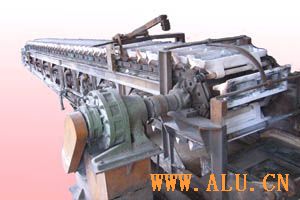 Slanting forging machine of aluminium ingot