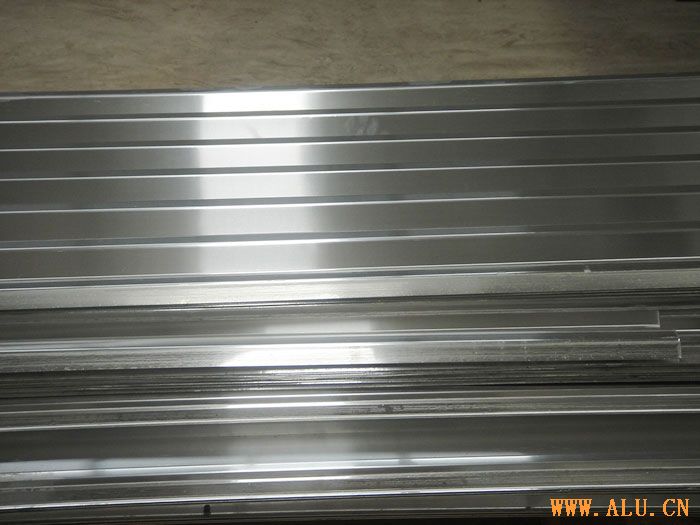 Corrugated aluminium board