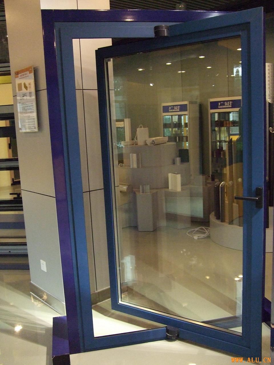 aluminium pivot window / door