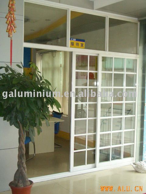 2086 sliding door with decorative grid