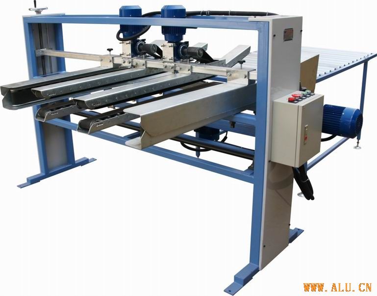 mattress covering machine