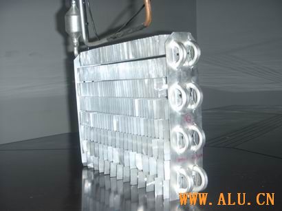parallel tube finned evaporator