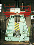 Hydraulic closed die forging hammer