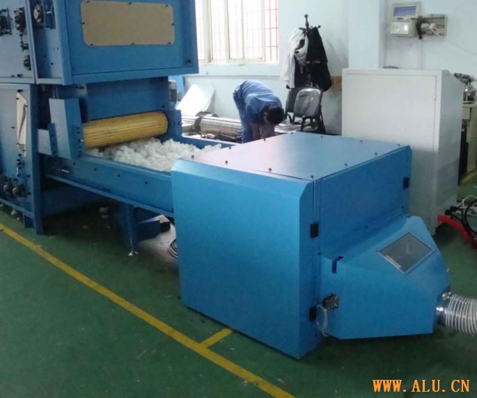 Pre-opening machine