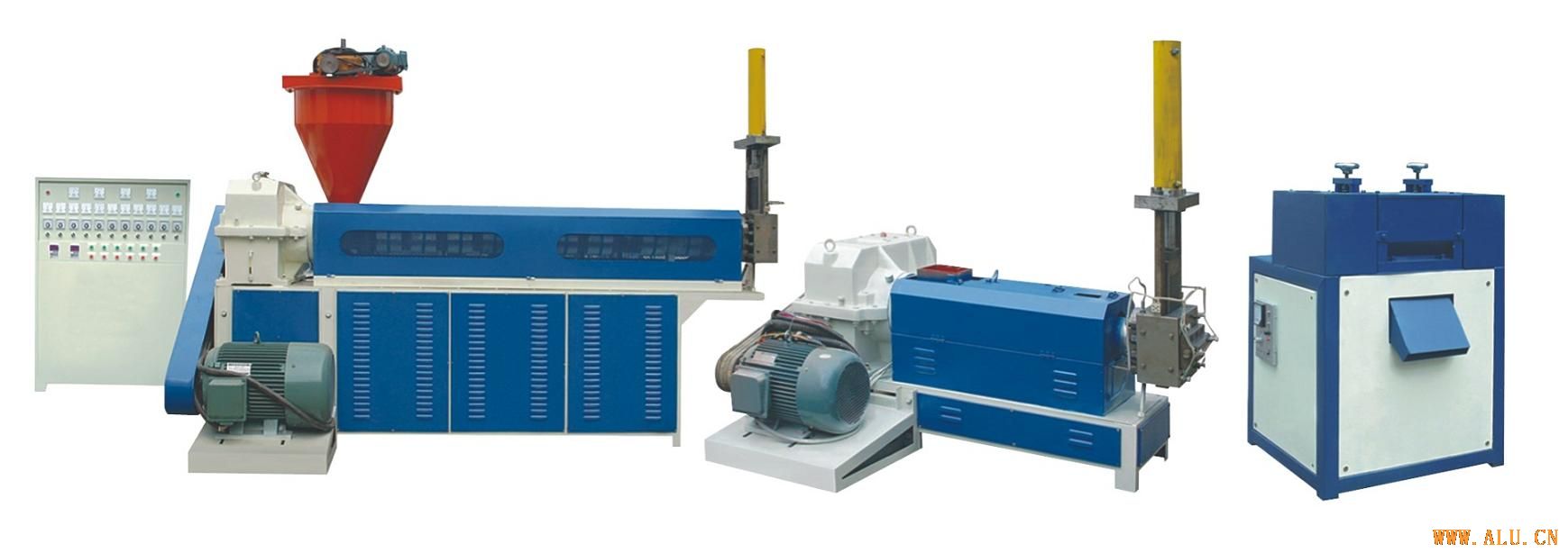 waste plastics recycling machine