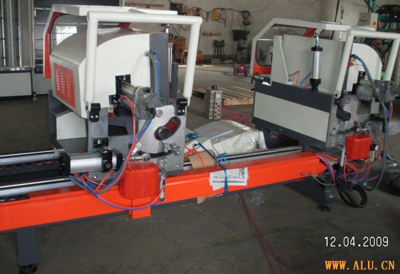 CNC Double-head Precision Cutting Saw for Aluminum Profile 