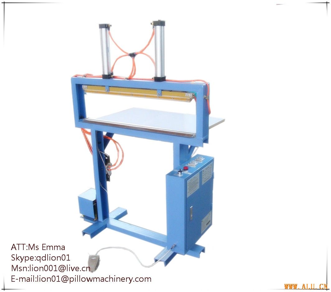 Cushion sealing machine