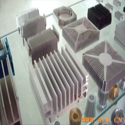 many sizes of aluminium heat sink and radiator