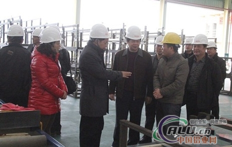 广西工信委副主任邱东到广银铝业新山铝工业园