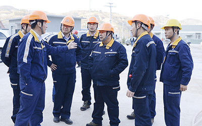 中国铝业副总裁蒋英刚到山西华兴调研指导工作